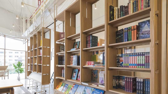 Lit Books Wunder Wall Design Tropicana Avenue