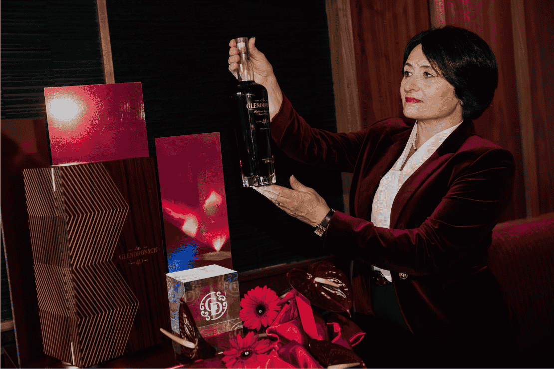 Dr Rachel Barrie and Glendronach 40YO