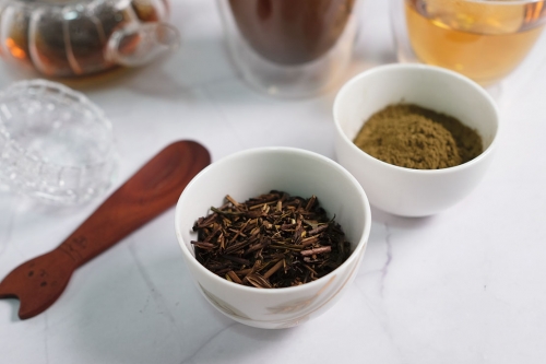 Hojicha-tea-leaves-n-powder.jpg