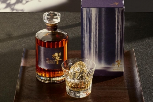 Suntory-Hibiki-x-Hiroshi-Senju-21YO.jpg